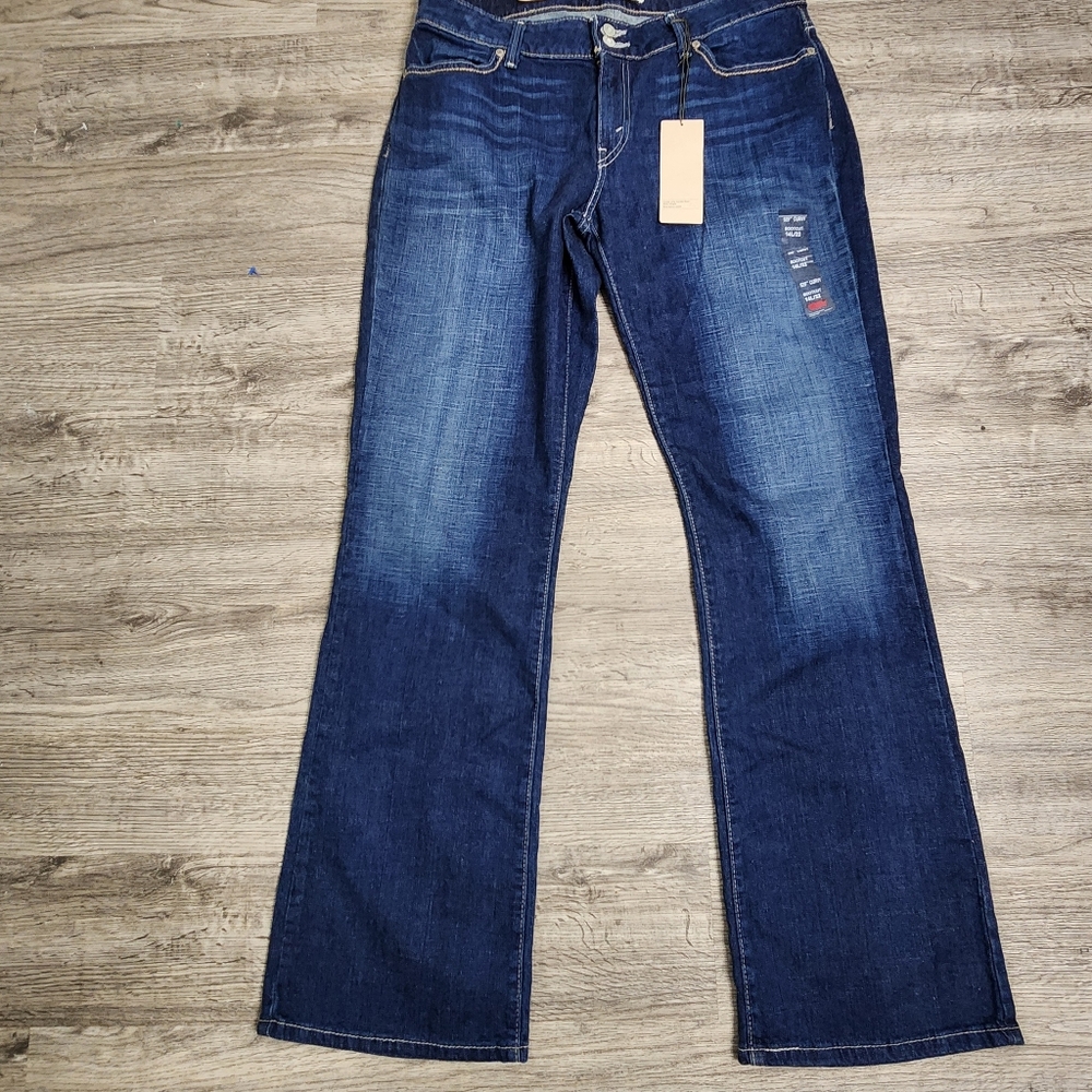 Levis 529 Curvy Bootcut Size 14/32 NWT